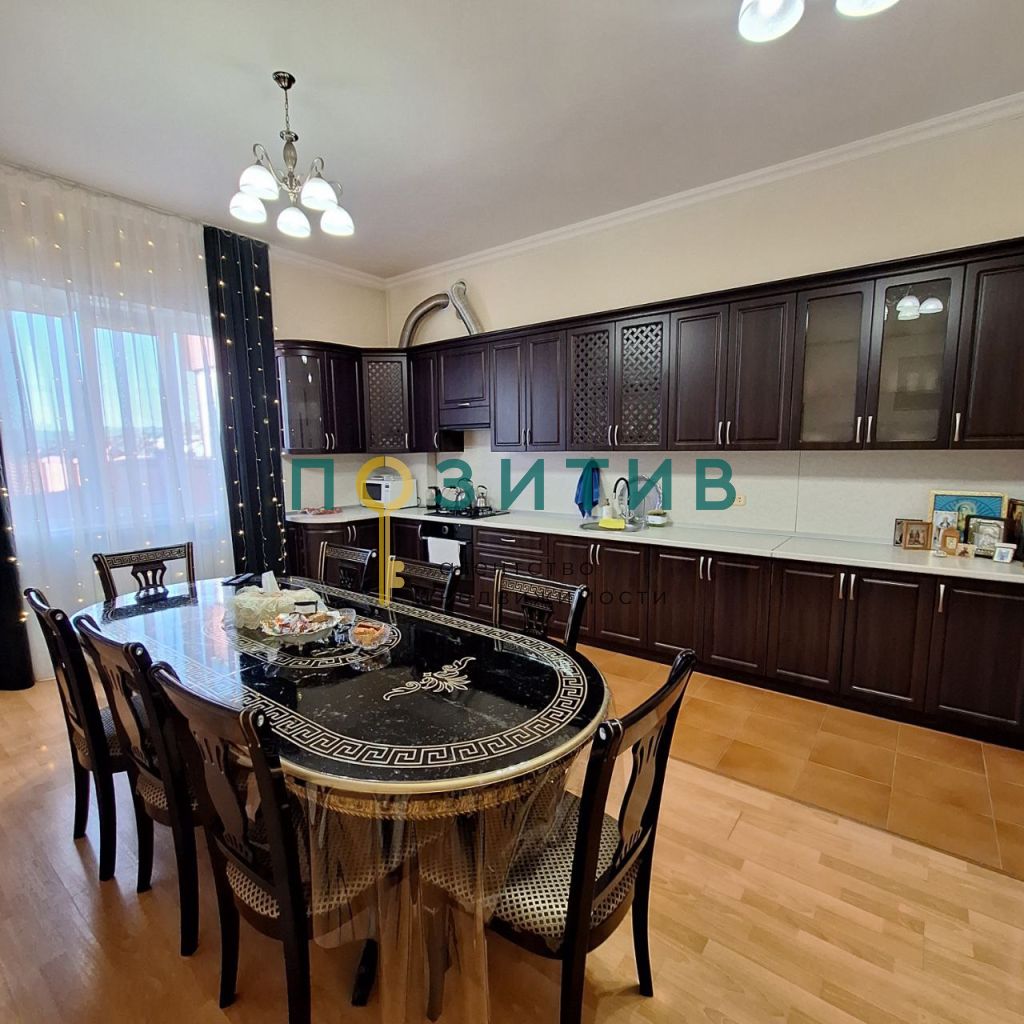 Продажа дома, 310м <sup>2</sup>, 6 сот., Пятигорск, Нежнова ул