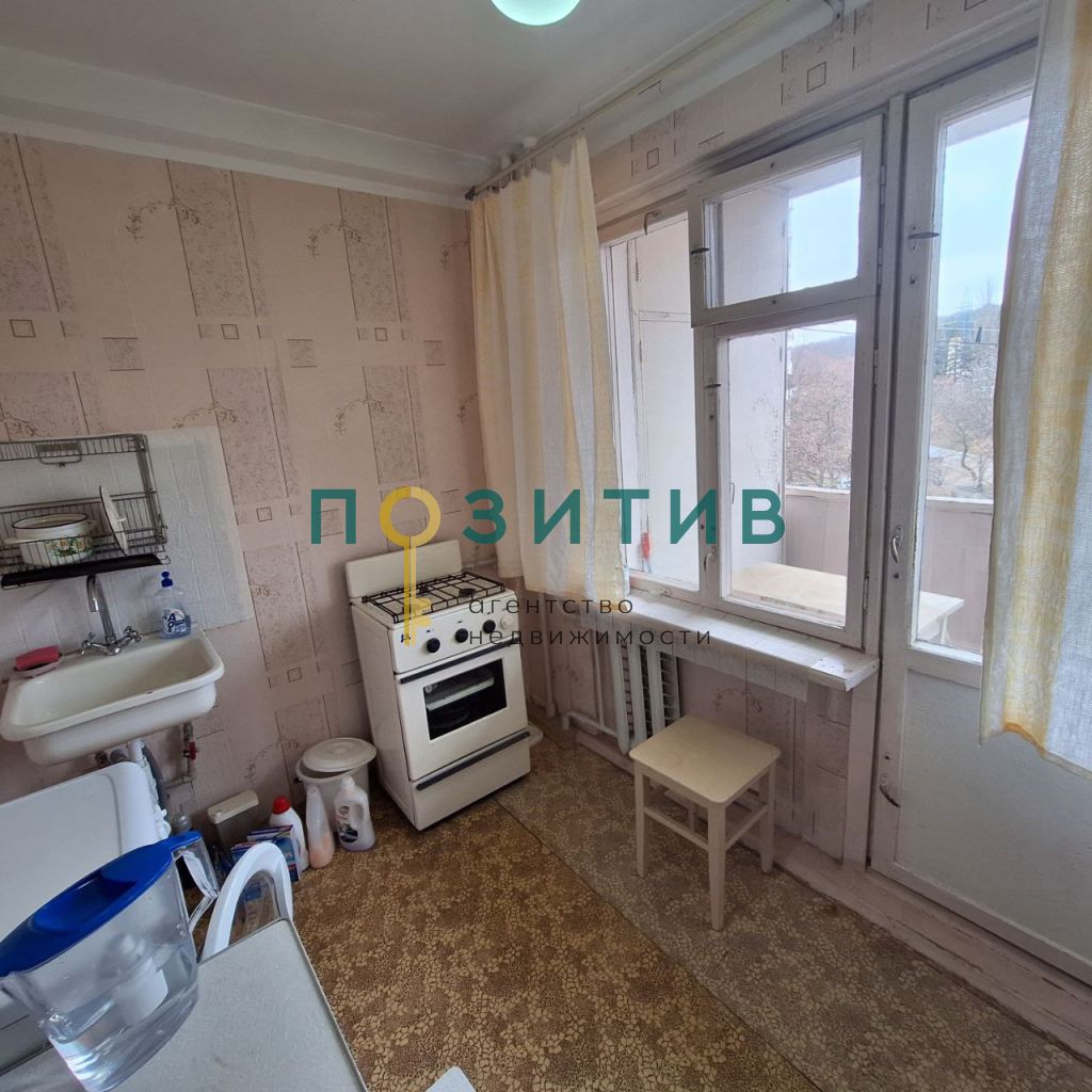 Продажа 1-комнатной квартиры, Пятигорск, Калинина пр-кт,  2к2