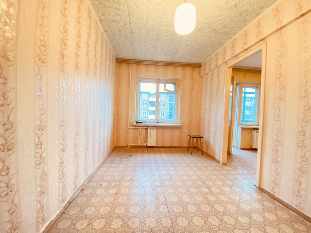 Продажа 2-комнатной квартиры, Новомосковск, Шахтеров ул,  18