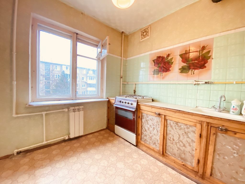 Продажа 2-комнатной квартиры, Новомосковск, Шахтеров ул,  18