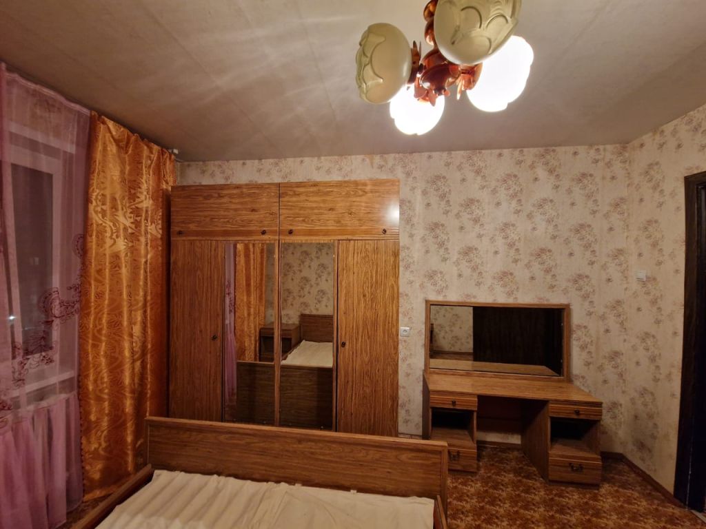 Продажа 2-комнатной квартиры, Радужный, 3-й квартал,  20