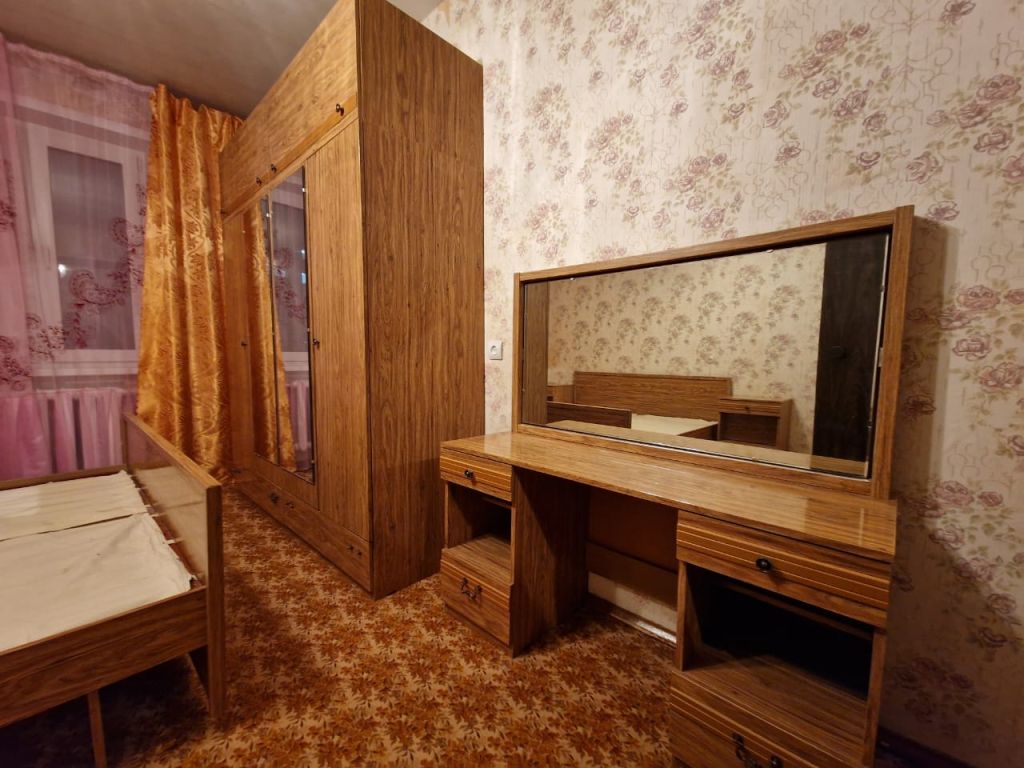 Продажа 2-комнатной квартиры, Радужный, 3-й квартал,  20