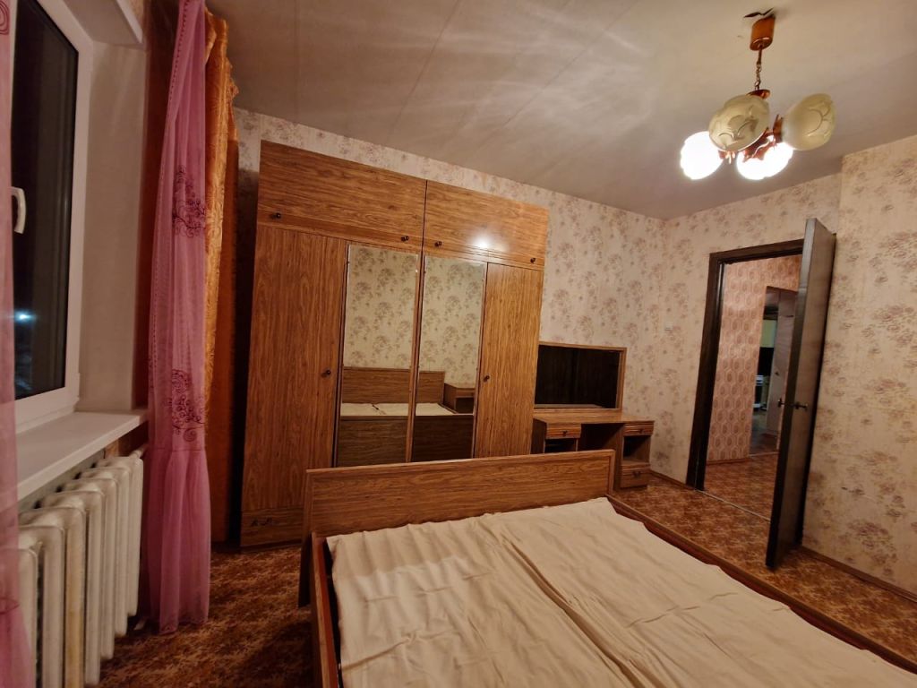 Продажа 2-комнатной квартиры, Радужный, 3-й квартал,  20