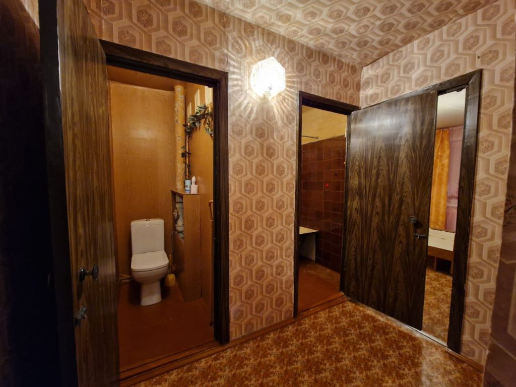 Продажа 2-комнатной квартиры, Радужный, 3-й квартал,  20