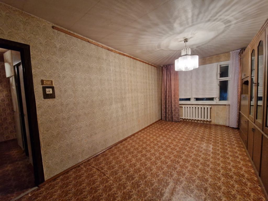 Продажа 2-комнатной квартиры, Радужный, 3-й квартал,  20