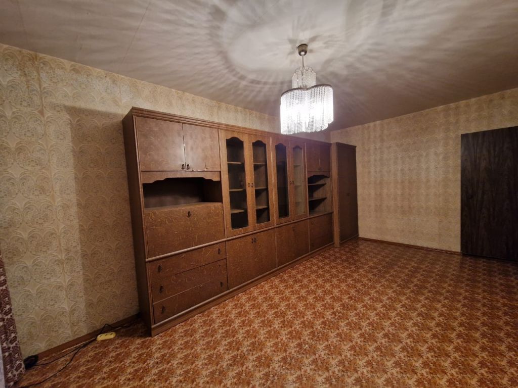 Продажа 2-комнатной квартиры, Радужный, 3-й квартал,  20