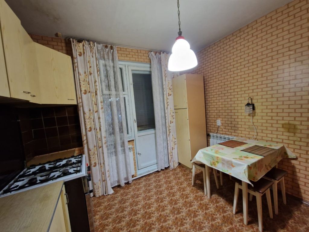 Продажа 2-комнатной квартиры, Радужный, 3-й квартал,  20