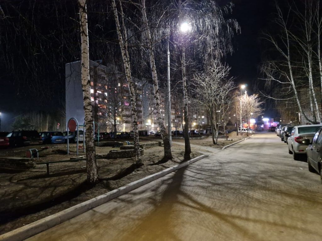 Продажа 2-комнатной квартиры, Радужный, 3-й квартал,  20