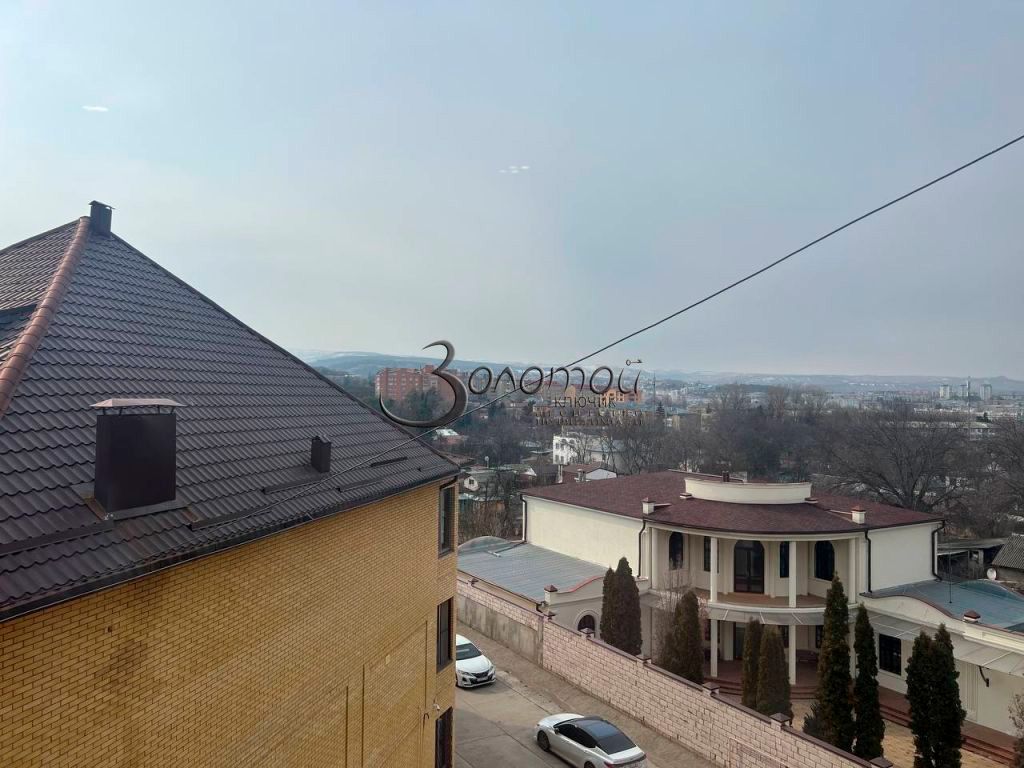 Продажа 3-комнатной квартиры, Кисловодск, Революции ул,  44