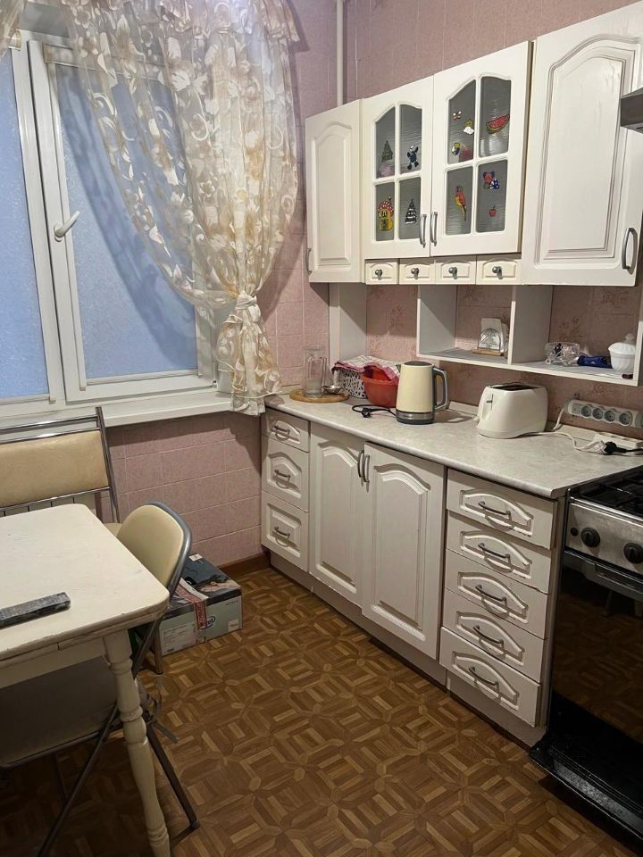 Продажа 3-комнатной квартиры, Саратов, Трудовой пер,  3/19