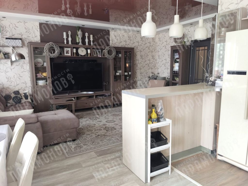 Продажа 3-комнатной квартиры, Тверь, Озерная ул,  16к1