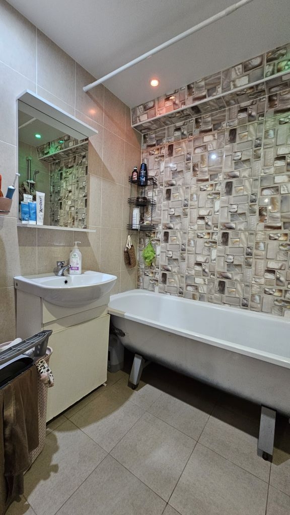 Продажа 4-комнатной квартиры, Нижний Новгород, Челюскинцев ул,  27