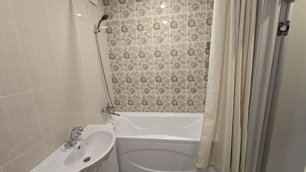 Продажа 2-комнатной квартиры, Кострома, Комсомольская ул,  83