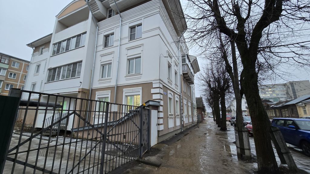 Продажа 2-комнатной квартиры, Кострома, Сенная ул,  11