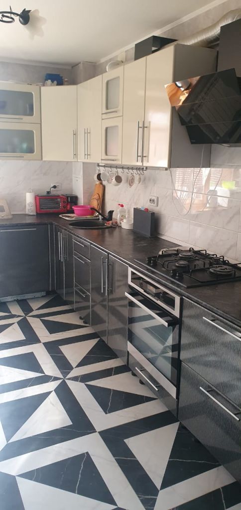 Продажа 4-комнатной квартиры, Энгельс, Одесская ул,  83