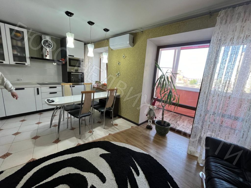 Продажа 2-комнатной квартиры, Балашов, Строителей ул,  6