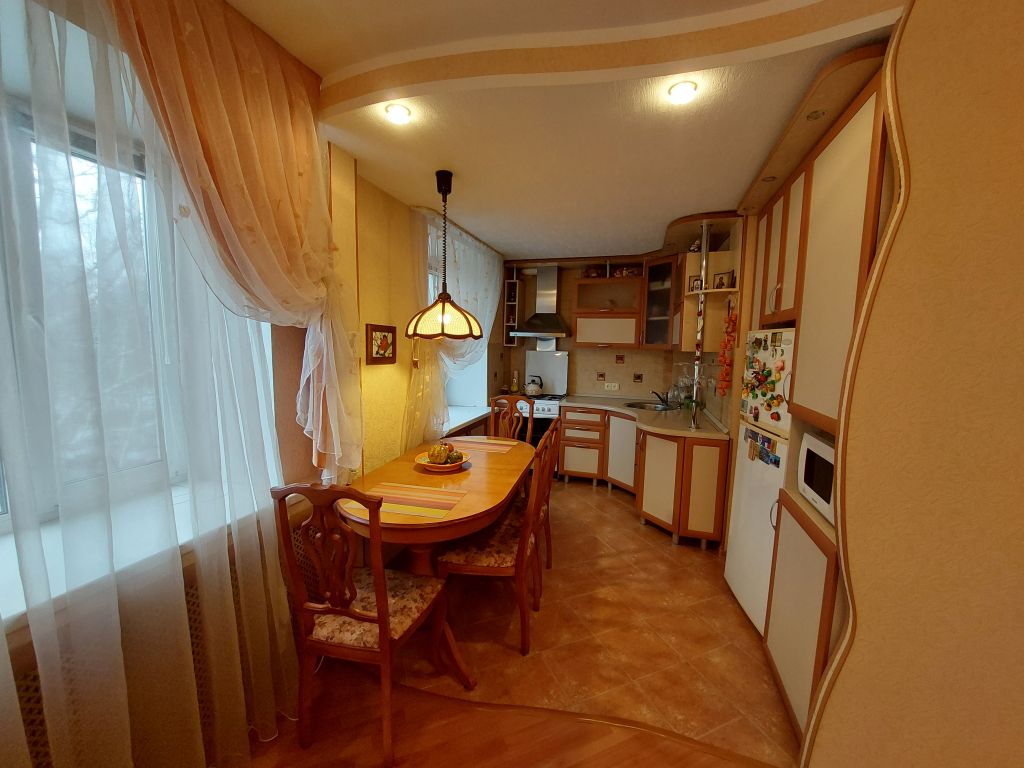 Продажа 3-комнатной квартиры, Дзержинск, Химиков б-р,  4