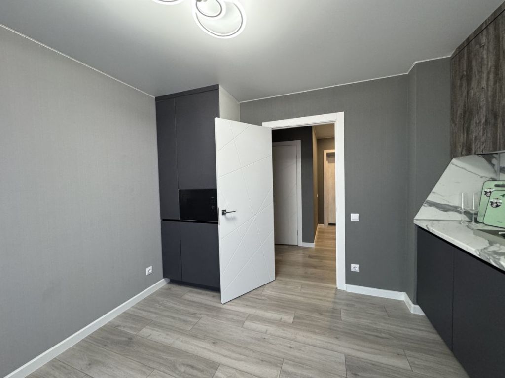 Продажа 4-комнатной новостройки, Саратов, Героев Отечества пр-кт,  3А