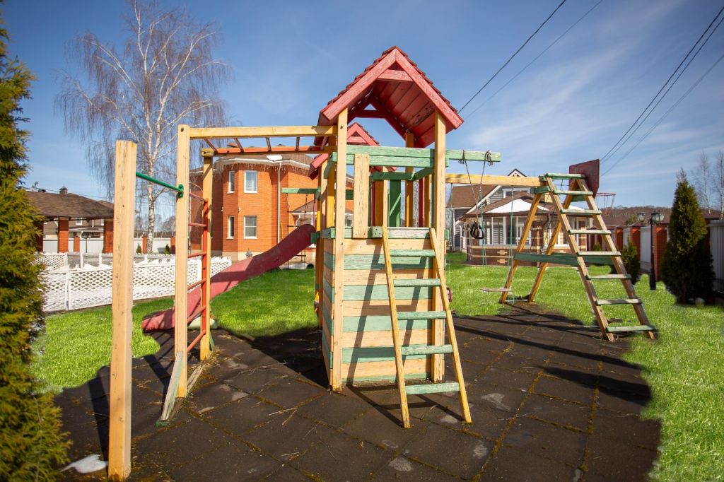 Продажа дома, 198м <sup>2</sup>, 18 сот., Красные Ткачи, Лазурная,  2