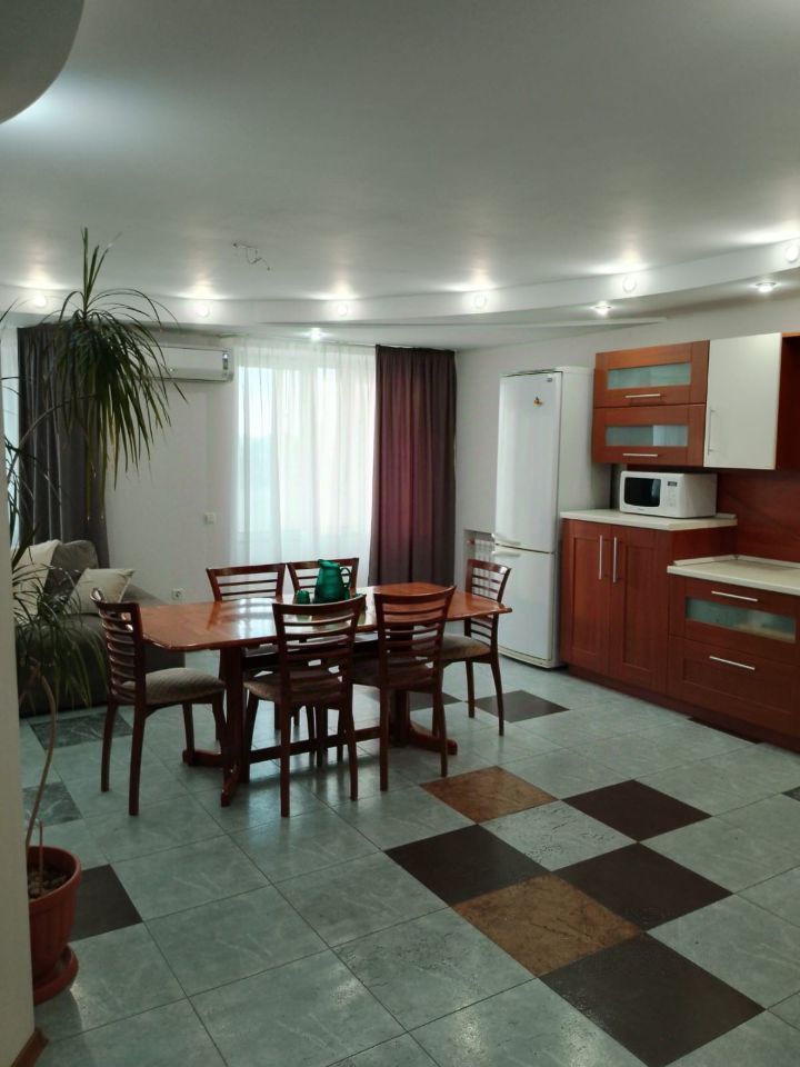 Продажа 3-комнатной квартиры, Саратов, Посадского ул,  180/198