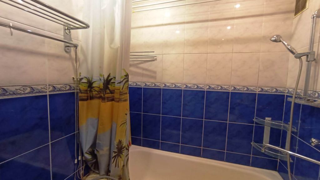 Продажа 3-комнатной квартиры, Кострома, Студенческий проезд,  18