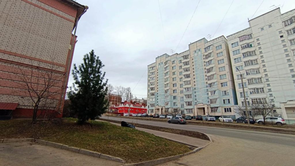 Продажа 3-комнатной квартиры, Кострома, Студенческий проезд,  18