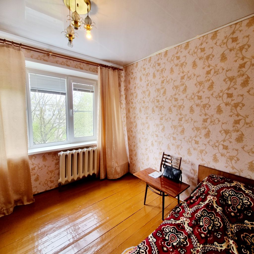 Продажа 3-комнатной квартиры, Грицовский, Первомайская ,  1