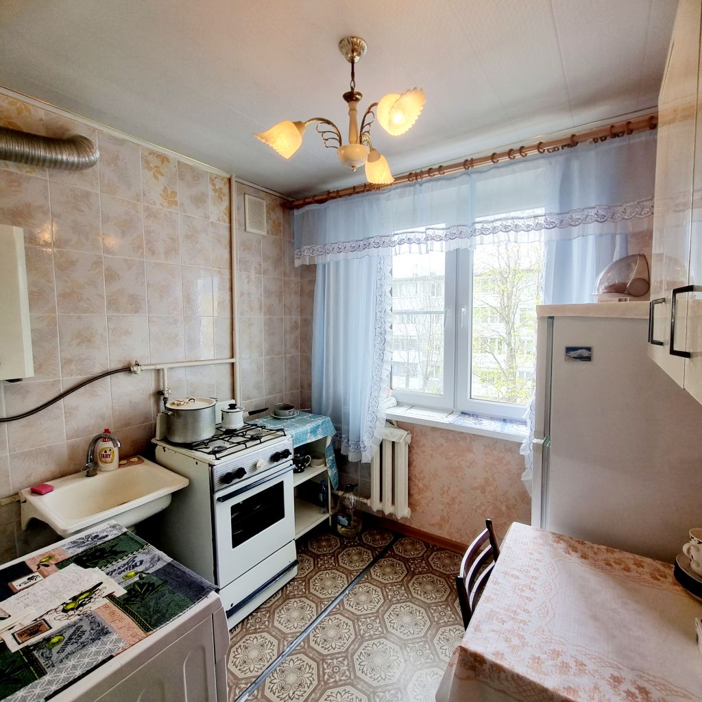 Продажа 3-комнатной квартиры, Грицовский, Первомайская ,  1