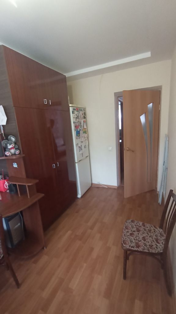 Продажа 3-комнатной квартиры, Нижний Новгород, Героя Советского Союза Сутырина ул,  18