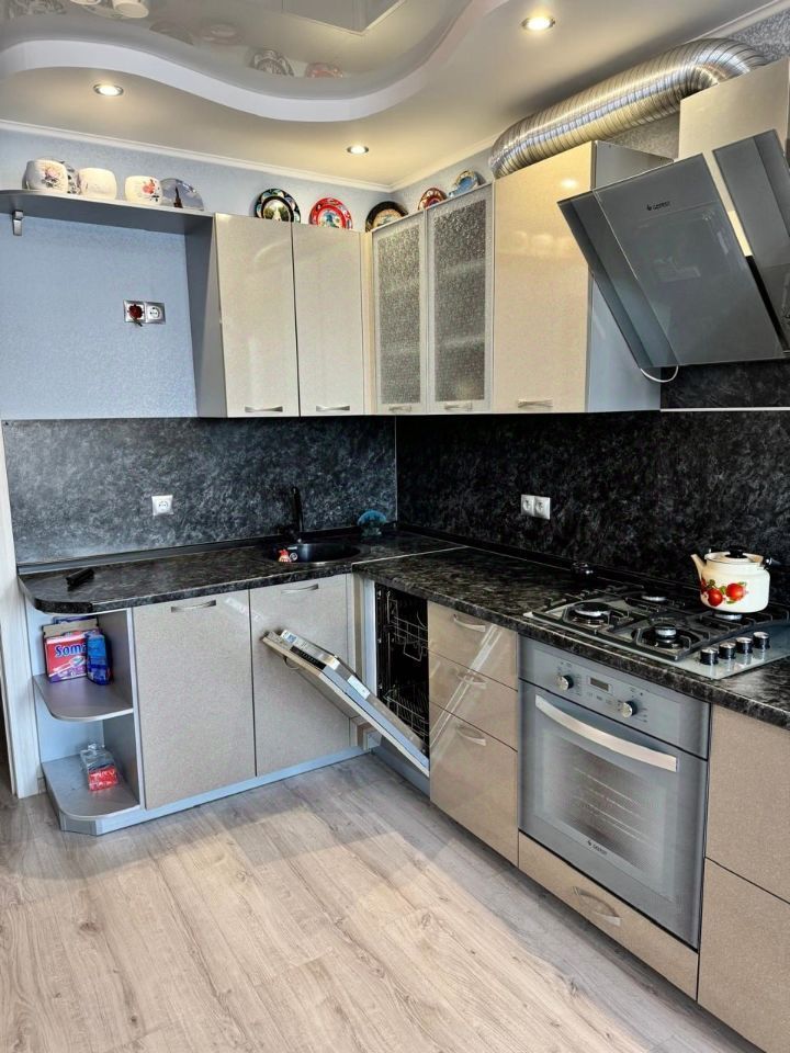 Продажа 2-комнатной квартиры, Саратов, Товарный 2-й проезд,  1/5