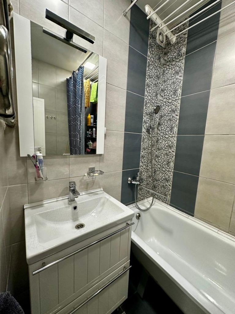 Продажа 3-комнатной квартиры, Кострома, Давыдовский-3 мкр,  7