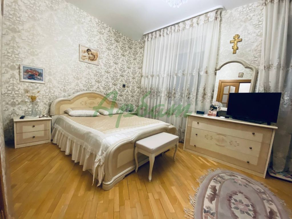 Продажа 4-комнатной квартиры, Тверь, Смоленский пер,  8