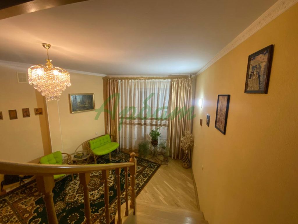 Продажа 4-комнатной квартиры, Тверь, Смоленский пер,  8