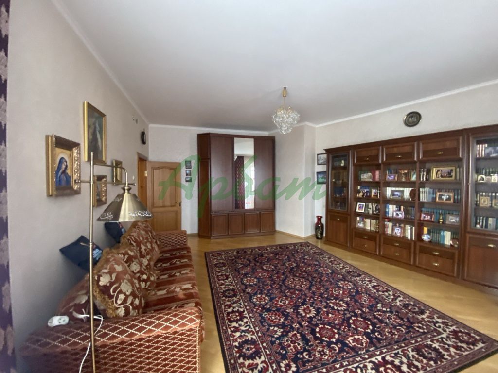 Продажа 4-комнатной квартиры, Тверь, Смоленский пер,  8