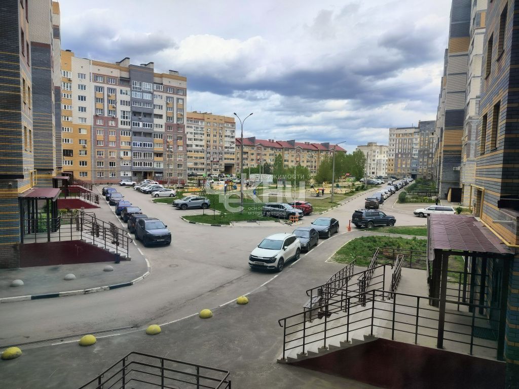 Продажа 3-комнатной квартиры, Бор, Луначарского ул,  214