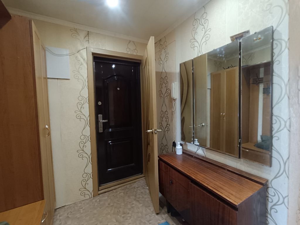 Продажа 3-комнатной квартиры, Новомосковск, Орджоникидзе ул,  3