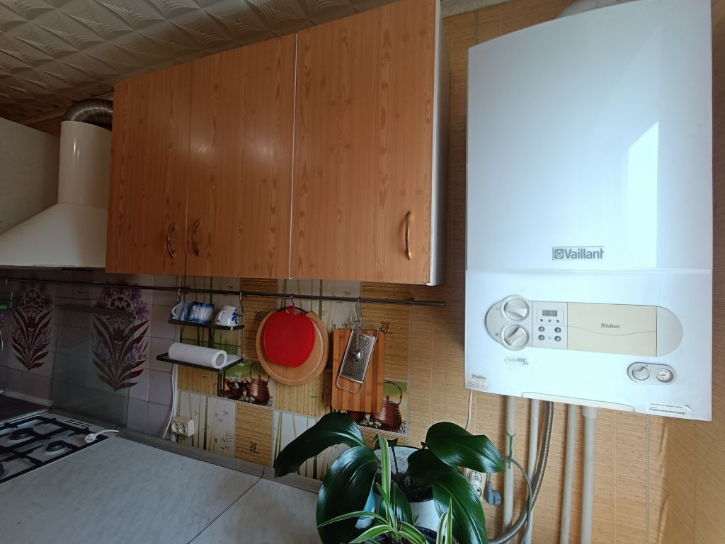 Продажа 3-комнатной квартиры, Новомосковск, Орджоникидзе ул,  3