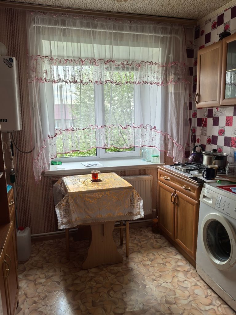 Продажа 3-комнатной квартиры, Бег, Октябрьская,  19