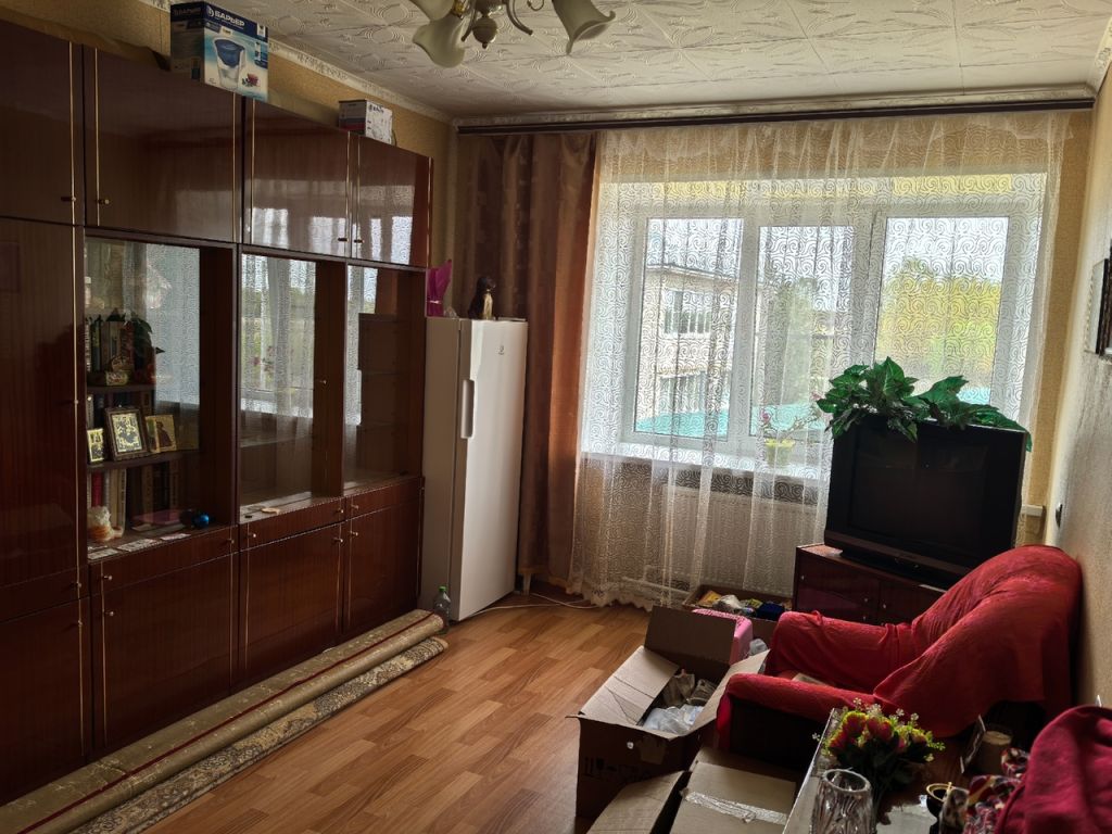 Продажа 3-комнатной квартиры, Бег, Октябрьская,  19