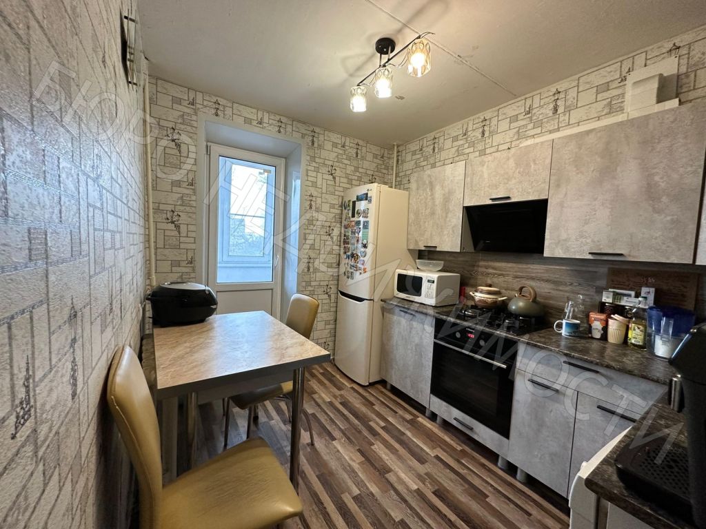 Продажа 3-комнатной квартиры, Балашов, Малый пер,  15