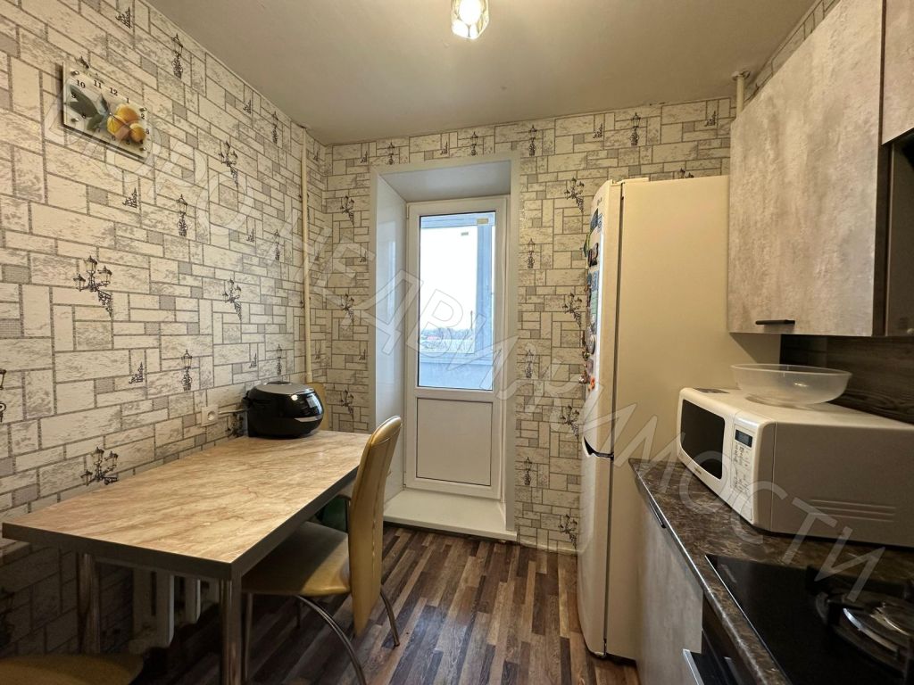 Продажа 3-комнатной квартиры, Балашов, Малый пер,  15