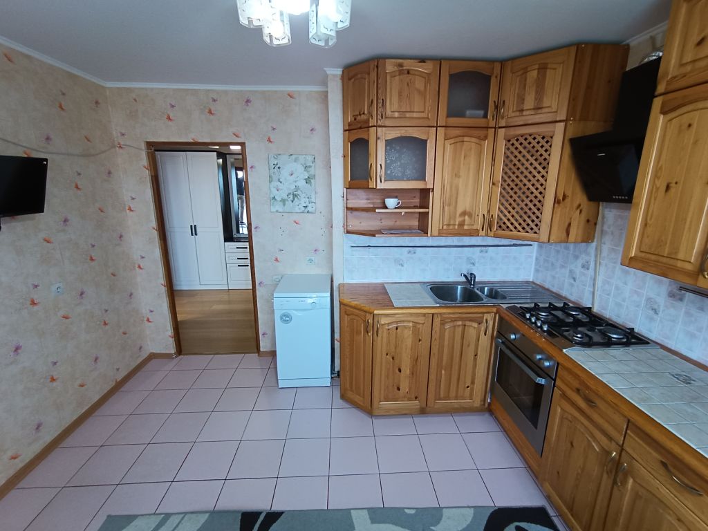 Продажа 3-комнатной квартиры, Ярославль, Сосновая ул,  10