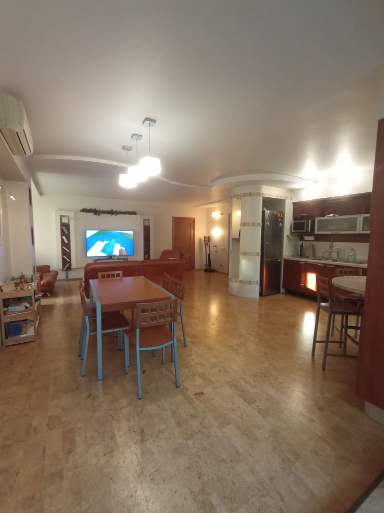 Продажа 4-комнатной квартиры, Нижний Новгород, Максима Горького ул,  232