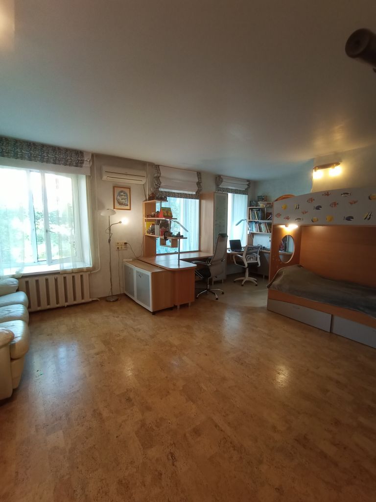 Продажа 4-комнатной квартиры, Нижний Новгород, Максима Горького ул,  232