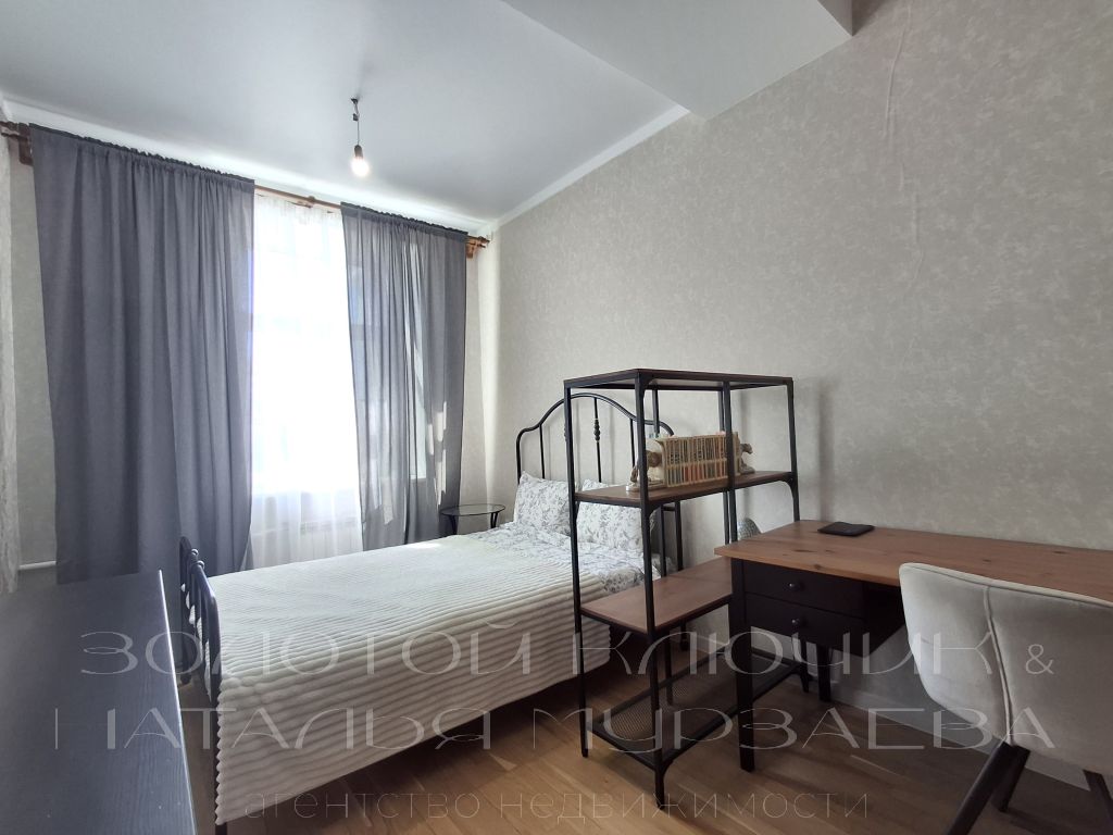 Продажа 4-комнатной квартиры, Нижний Новгород, Коминтерна ул,  168