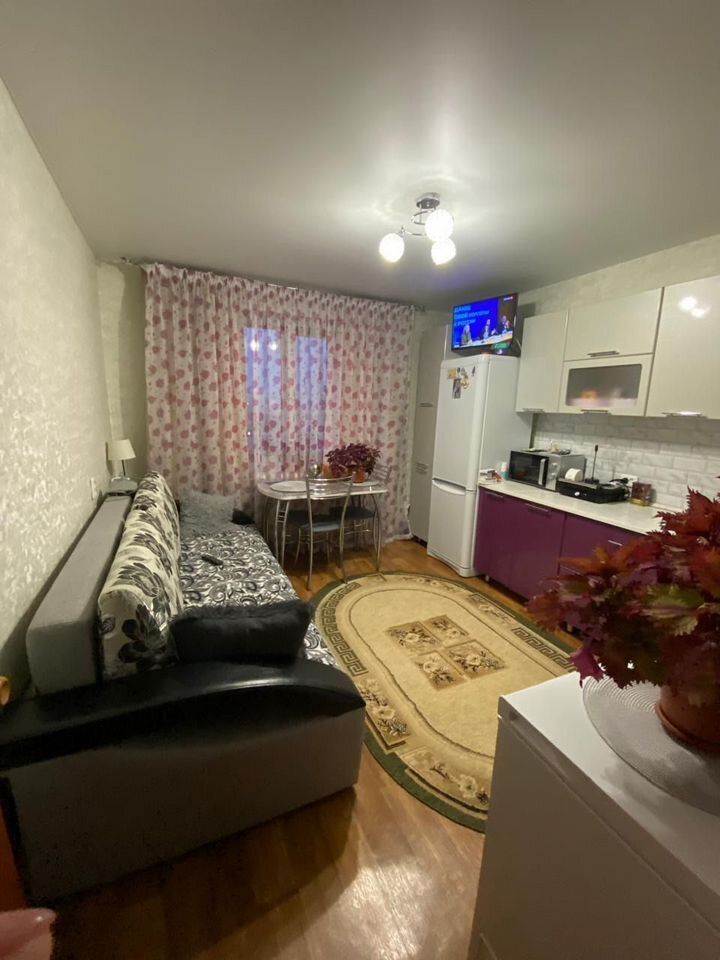 Продажа 1-комнатной квартиры, Саратов, Аткарская ул,  13/17Ак2