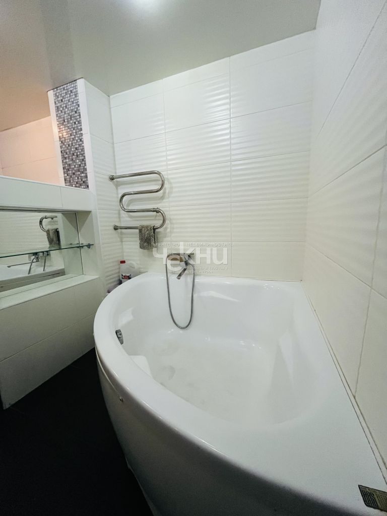 Продажа 5-комнатной квартиры, Нижний Новгород, Красных Зорь ул,  22