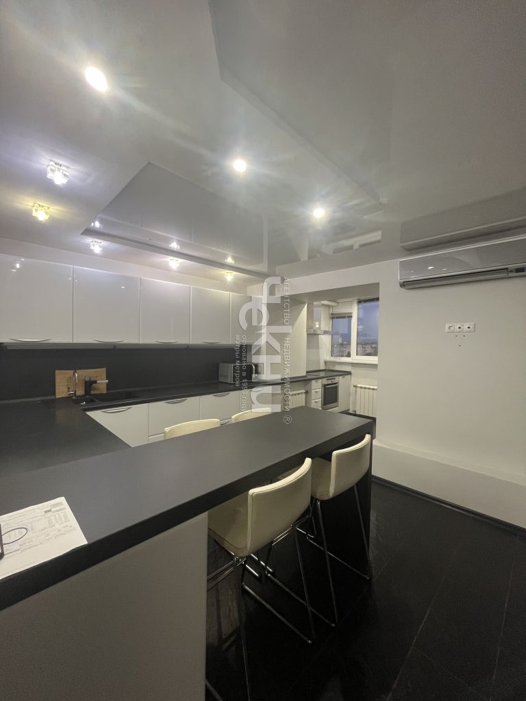 Продажа 5-комнатной квартиры, Нижний Новгород, Красных Зорь ул,  22