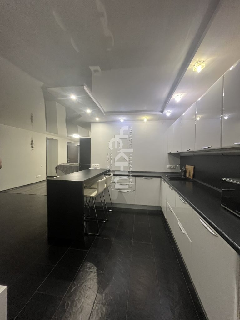 Продажа 5-комнатной квартиры, Нижний Новгород, Красных Зорь ул,  22