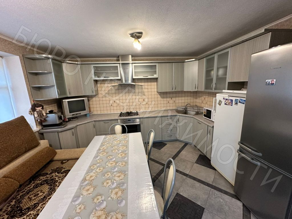 Продажа дома, 173м <sup>2</sup>, 10 сот., Балашов, 30 лет Победы ул,  254